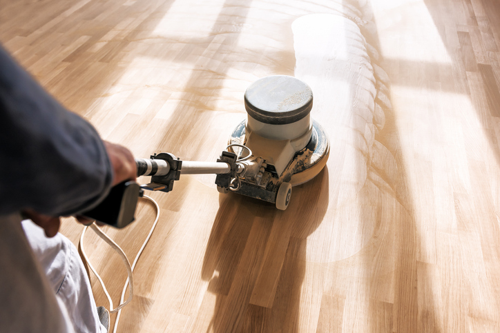 Proceso de acuchillado de parquet en Jerez